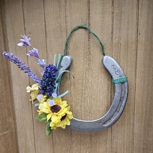Decorative Silver Horse shoe with Flowers